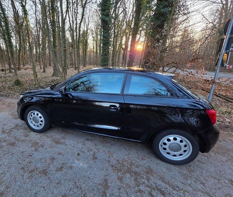 Gebraucht Audi A1 Attraction 86 PS (63 kW) 2011 Schwarz Kleinwagen