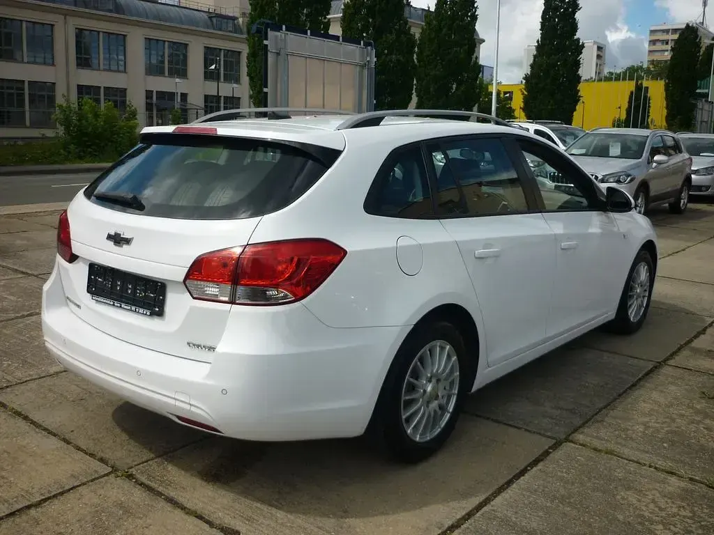 Gebraucht Chevrolet Cruze LT 131 PS (96 kW) 2013 Weiß Limousine