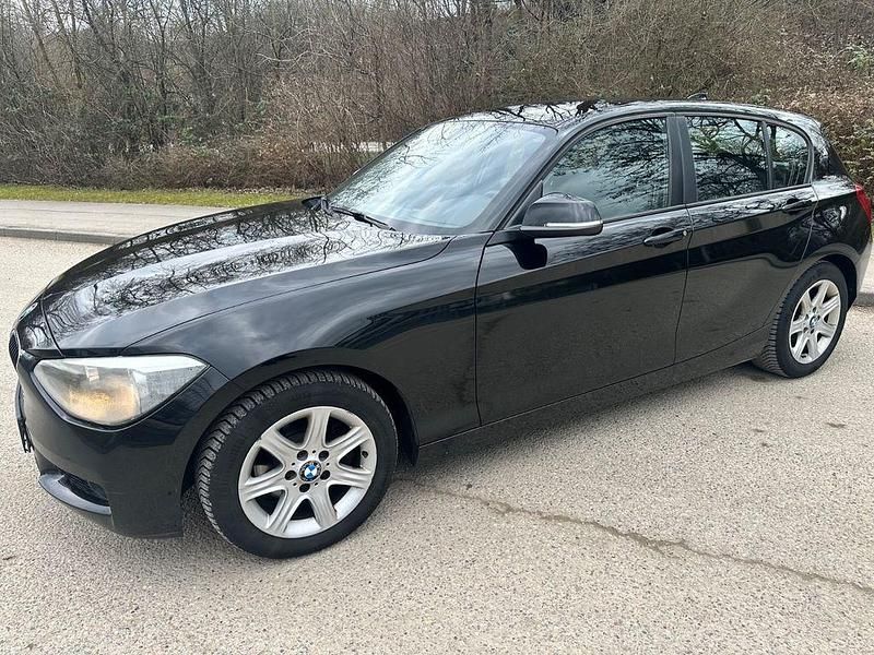 Gebraucht BMW 120 184 PS (135 kW) 2011 Schwarz Kleinwagen