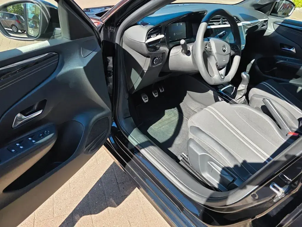 Używany Opel Corsa 75 KM (55 kW) 2025 Czarny Hatchback