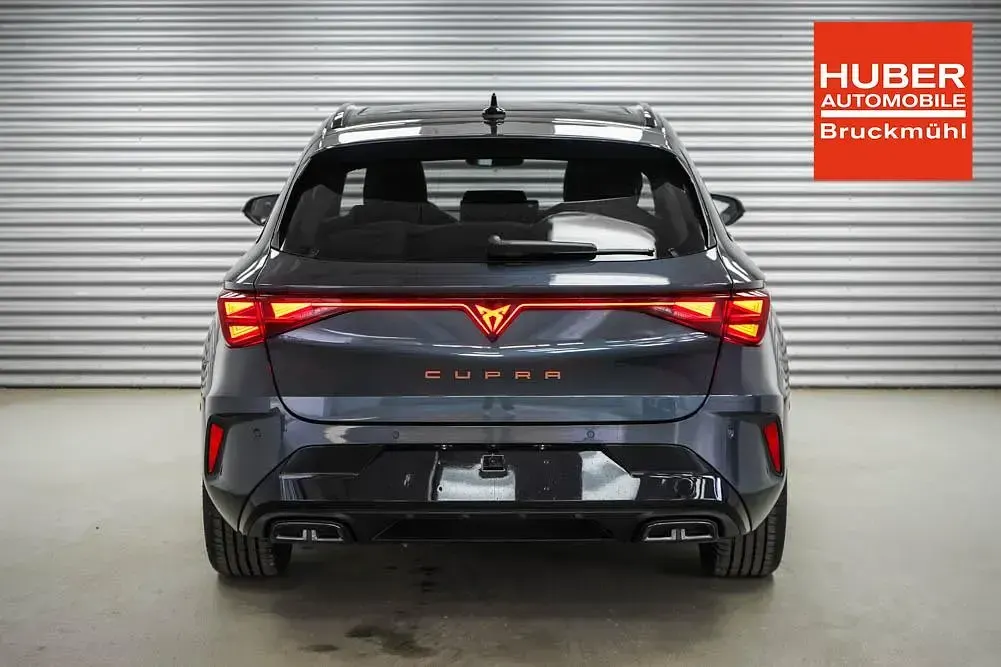 Neu Cupra Leon 150 PS (110 kW) 2026 Taigagrau metallic (4u) Kombi