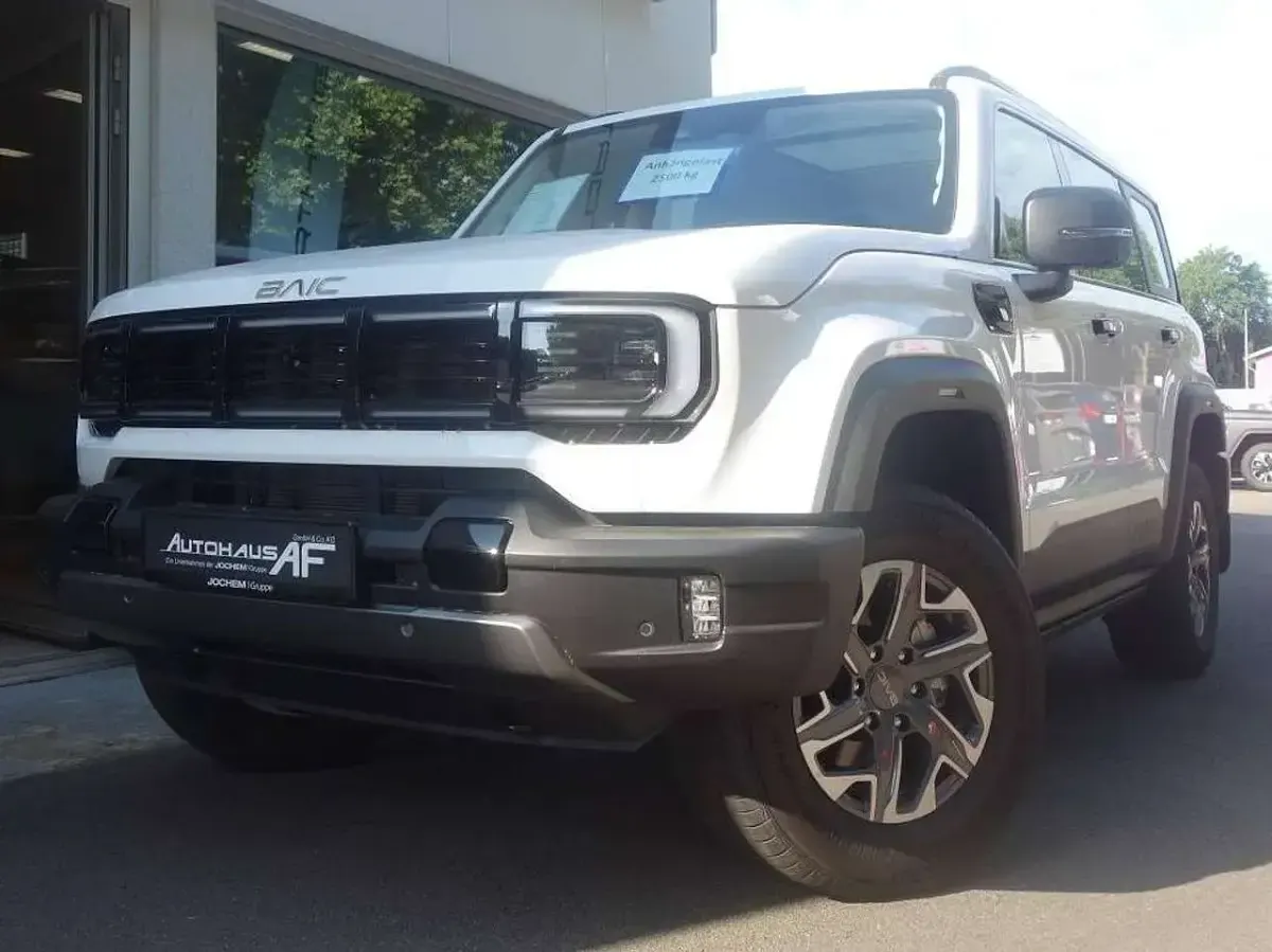 Neu Baic BJ40 234 PS (172 kW) 2026 Weiß SUV