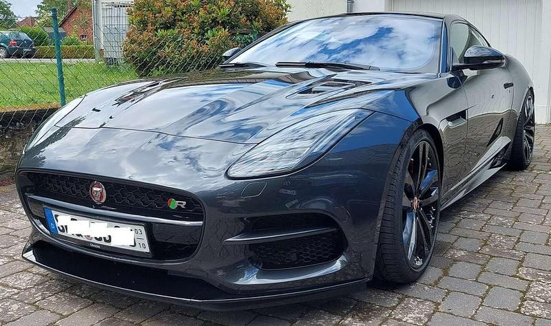 Grau Gebraucht 2019 Jaguar F-Type R Coupé | 70.599 € (Teuer) - Bild 1/4