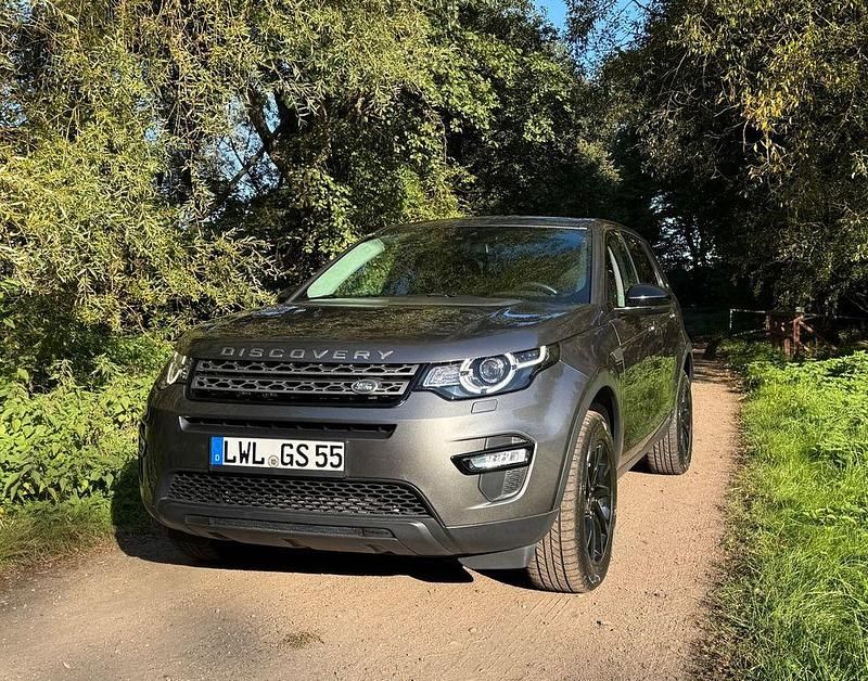 Grau Gebraucht 2015 Land Rover Discovery Sport Pure SUV | 15.900 € (Fairer Preis) - Bild 1/4