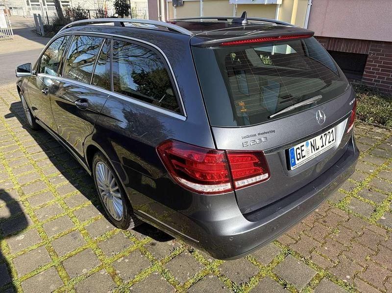 Gebraucht Mercedes E200 Elegance 136 PS (100 kW) 2016 Grau Kombi