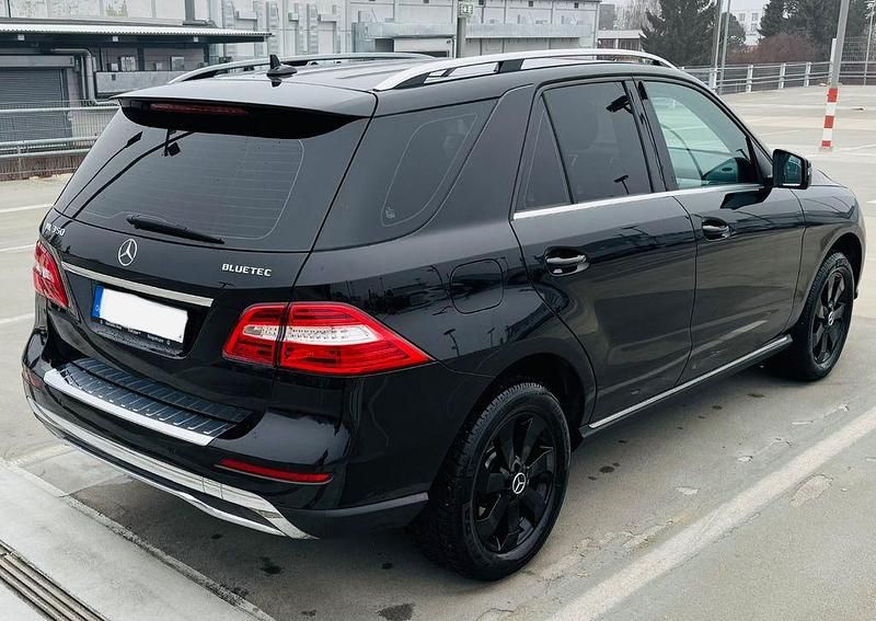 Gebraucht Mercedes ML350 258 PS (189 kW) 2013 Schwarz SUV
