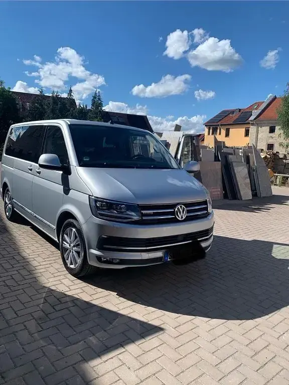 Gebraucht VW Multivan 204 PS (150 kW) 2016 Grau Van / Kleinbus