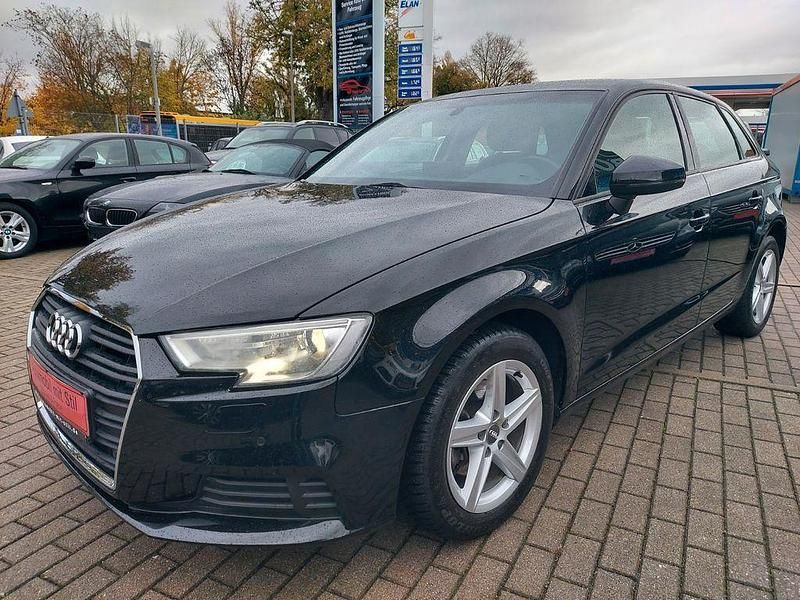 Gebraucht Audi A3 Comfort 116 PS (85 kW) 2018 Schwarz Limousine