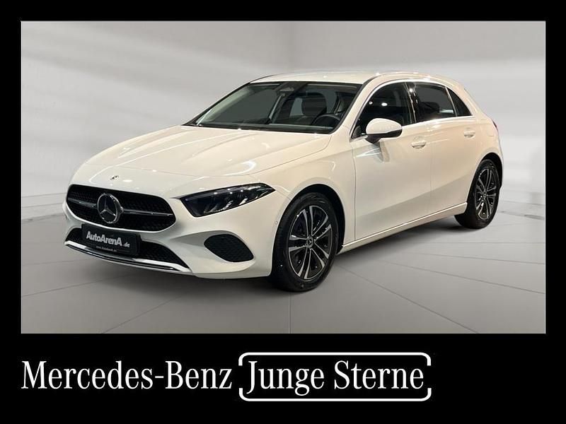 Weiß Gebraucht 2025 Mercedes A200 Progressive Limousine | 30.879 € (Fairer Preis) - Bild 1/4