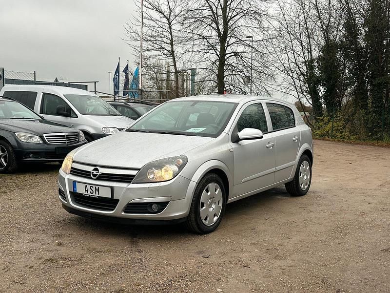 Silber Gebraucht 2004 Opel Astra Limousine | 2.290 € (Etwas zu teuer) - Bild 1/3