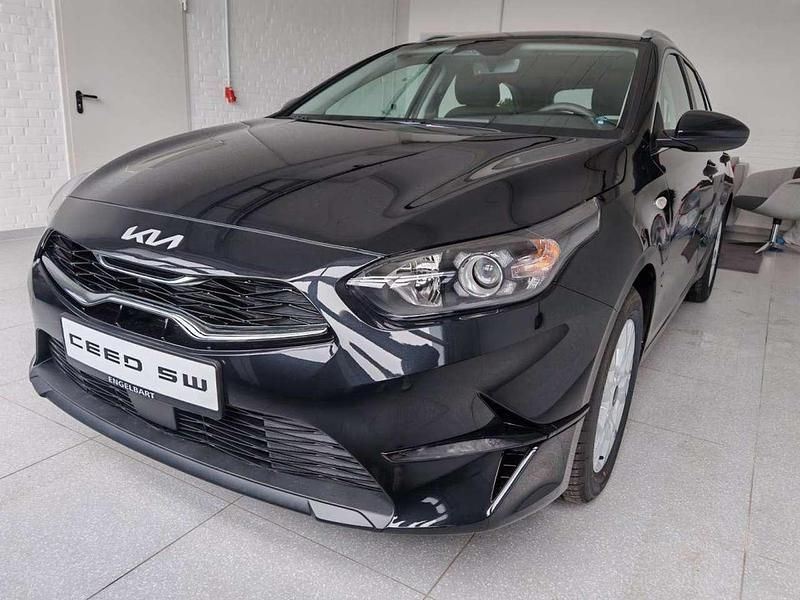 Zilinaschwarz metallic Neu 2025 Kia Ceed Sportswagon Comfort Kombi | 23.990 € (Superpreis) - Bild 1/4