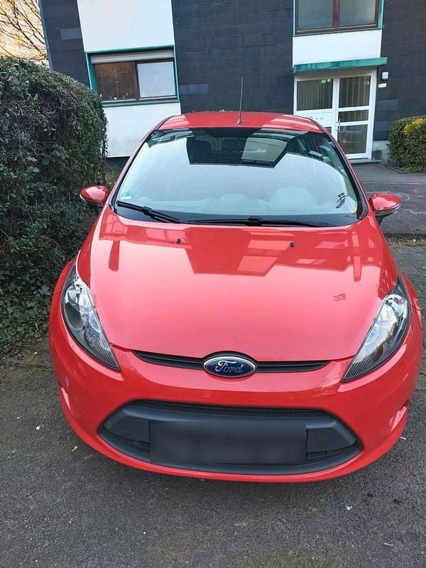Gebraucht Ford Fiesta 60 PS (44 kW) 2014 Rot Kleinwagen