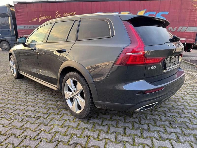 Gebraucht Volvo V60 CC Pro 190 PS (139 kW) 2019 Savile grey Kombi