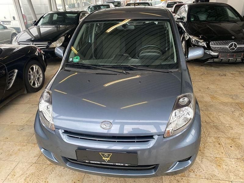 Gebraucht Daihatsu Sirion 91 PS (66 kW) 2009 Grau Kleinwagen