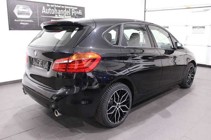 Gebraucht BMW 220 Sport Line 192 PS (141 kW) 2019 Schwarz Kombi