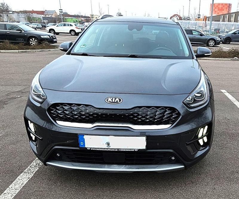 Grau Gebraucht 2021 Kia Niro Spirit SUV | 22.100 € (Fairer Preis) - Bild 1/4