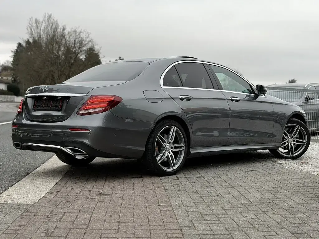 Gebraucht Mercedes E350 AMG 258 PS (189 kW) 2017 Selenitgrau  metalliclack Limousine
