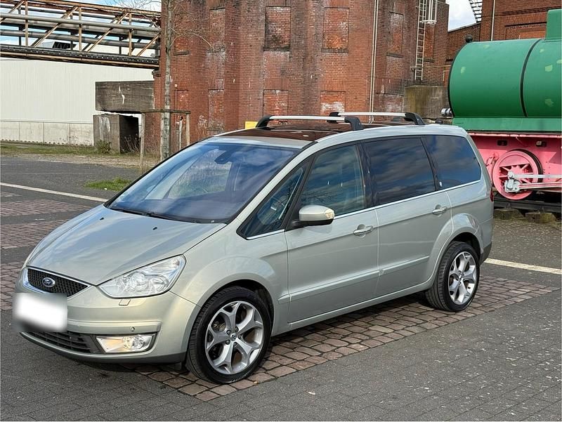 Gebraucht Ford Galaxy Titanium 175 PS (128 kW) 2009 Silber Van / Kleinbus