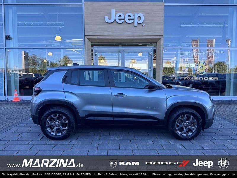 Granite grey Gebraucht 2023 Jeep Avenger EV Longitude SUV | 21.890 € (Superpreis) - Bild 1/4