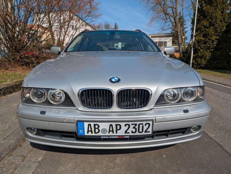 Silber Gebraucht 2002 BMW 530 Exclusive Kombi | 3.300 € (Superpreis) - Bild 1/4
