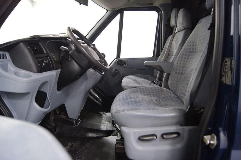 Second-hand Ford Transit 101 CP (74 kW) 2012 Albastru Monovolum