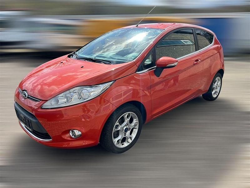 Gebraucht Ford Fiesta Titanium 82 PS (60 kW) 2011 Rot Kleinwagen