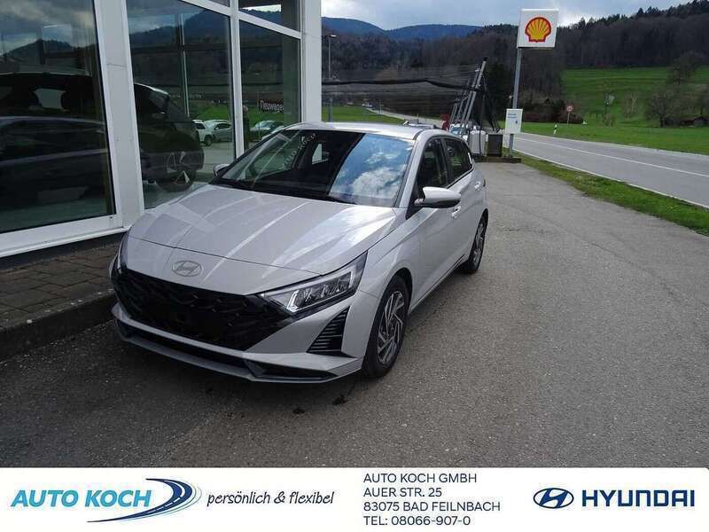 Lumen grey / mic Neu 2025 Hyundai i20 Trend Limousine | 24.290 € (Teuer) - Bild 1/2