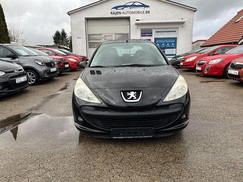 Gebraucht Peugeot 206+ Basis 73 PS (53 kW) 2011 Schwarz Kleinwagen