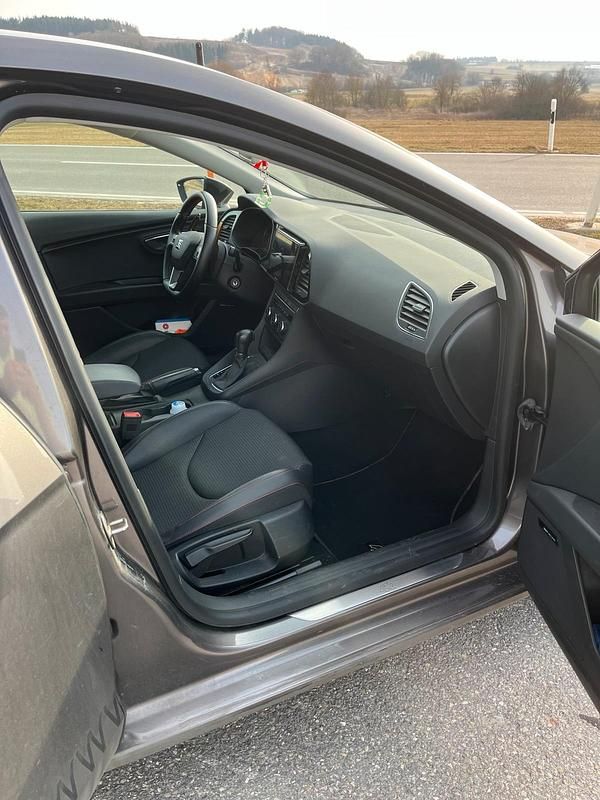Gebraucht Seat Leon 184 PS (135 kW) 2015 Grau Limousine