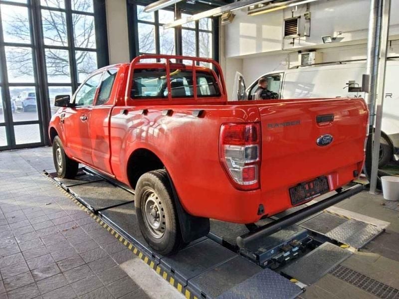 Gebraucht Ford Ranger XL 131 PS (96 kW) 2022 Rot Abholung