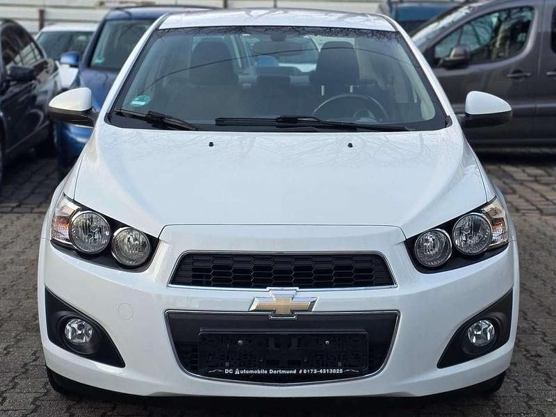 Gebraucht Chevrolet Aveo LT 101 PS (74 kW) 2011 Schneeweiss/summitwhite/arctic Limousine