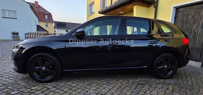 Gebraucht Skoda Scala Active 95 PS (69 kW) 2019 Schwarz Kleinwagen