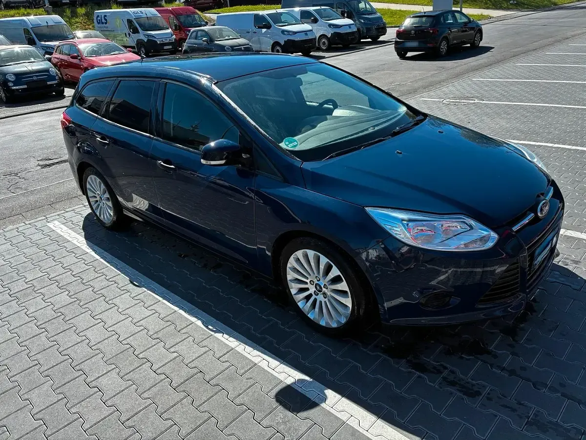 Usado Ford Focus 101 HP (74 kW) 2014 Azul Carrinha