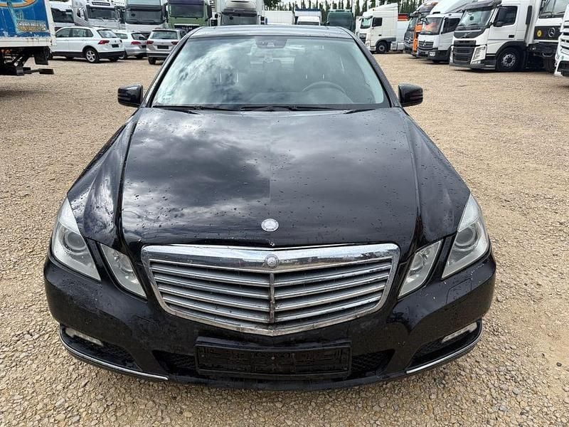 Schwarz Gebraucht 2010 Mercedes E350 Elegance Limousine | 5.999 € (Superpreis) - Bild 1/4