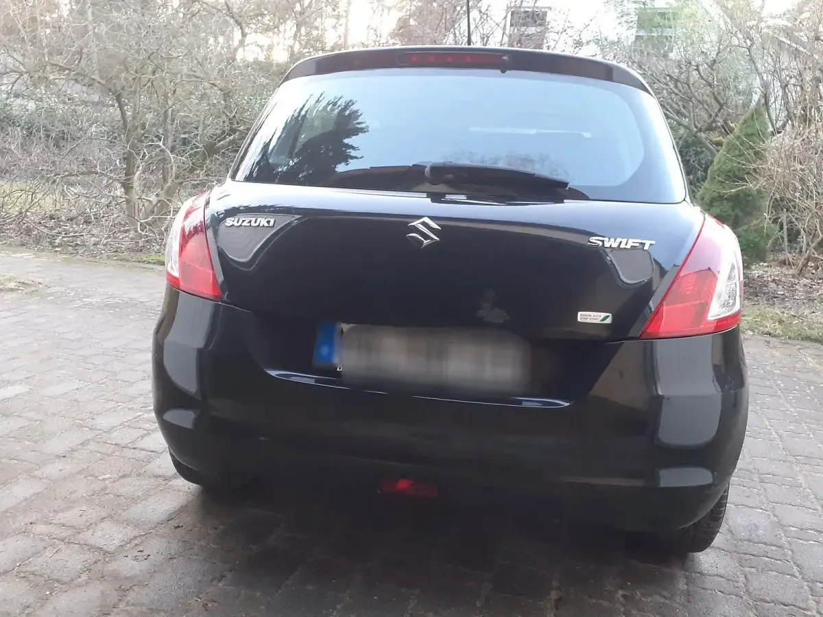 Gebraucht Suzuki Swift 94 PS (69 kW) 2014 Schwarz Kleinwagen