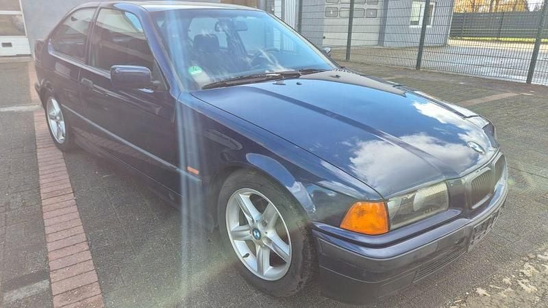 Blau Gebraucht 1996 BMW 316 Coupé | 2.990 € (Guter Preis) - Bild 1/4