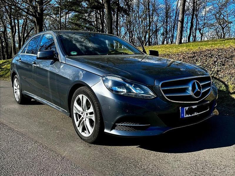 Gebraucht Mercedes E220 Avantgarde 170 PS (125 kW) 2013 Grau Limousine