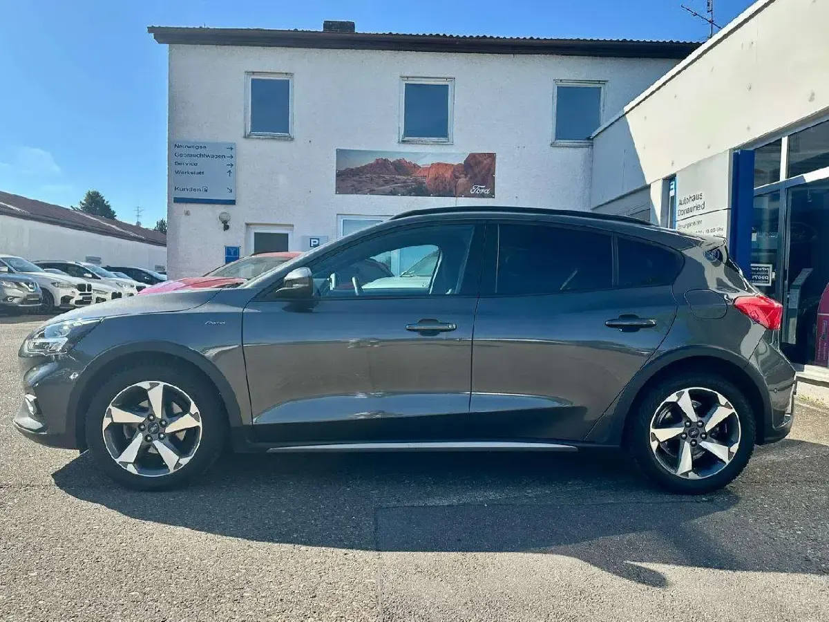 Gebraucht Ford Focus Active X 150 PS (110 kW) 2020 Magneticgrau (metallic) Limousine