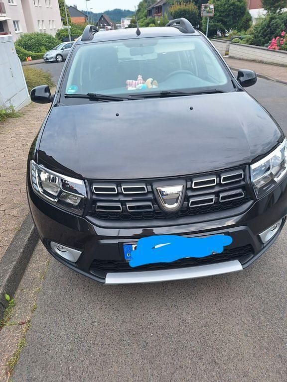 Schwarz Gebraucht 2020 Dacia Sandero Celebration Kleinwagen | 10.500 € (Superpreis) - Bild 1/4