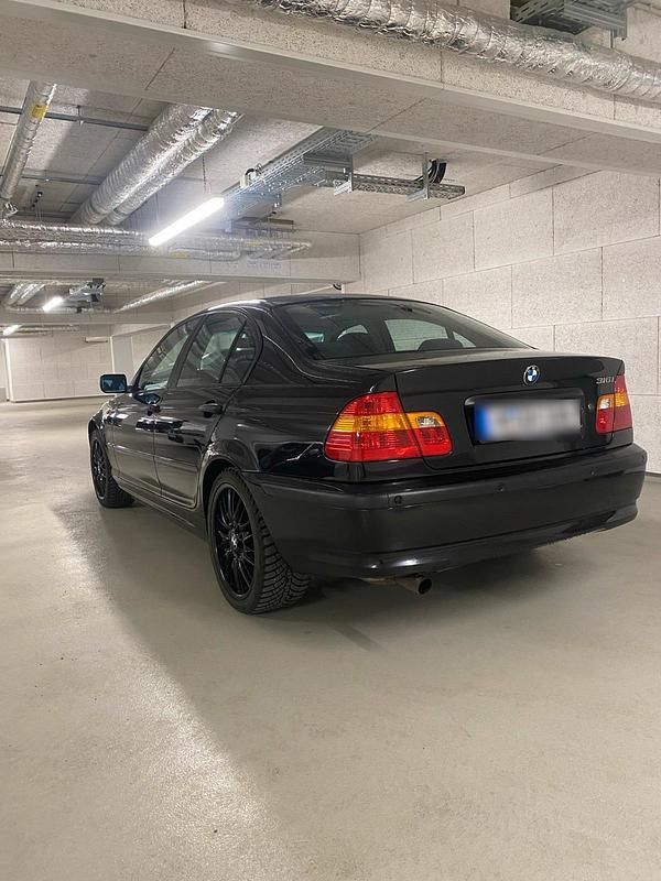 Gebraucht BMW 316 Basis 116 PS (85 kW) 2007 Schwarz Limousine