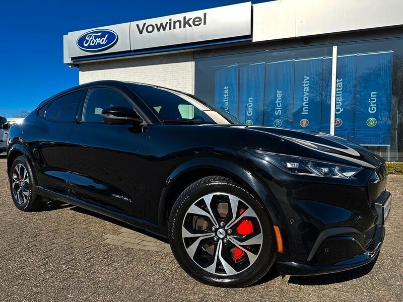 Schwarz Gebraucht 2021 Ford Mustang Mach-E Extended Range SUV | 36.895 € (Fairer Preis) - Bild 1/4