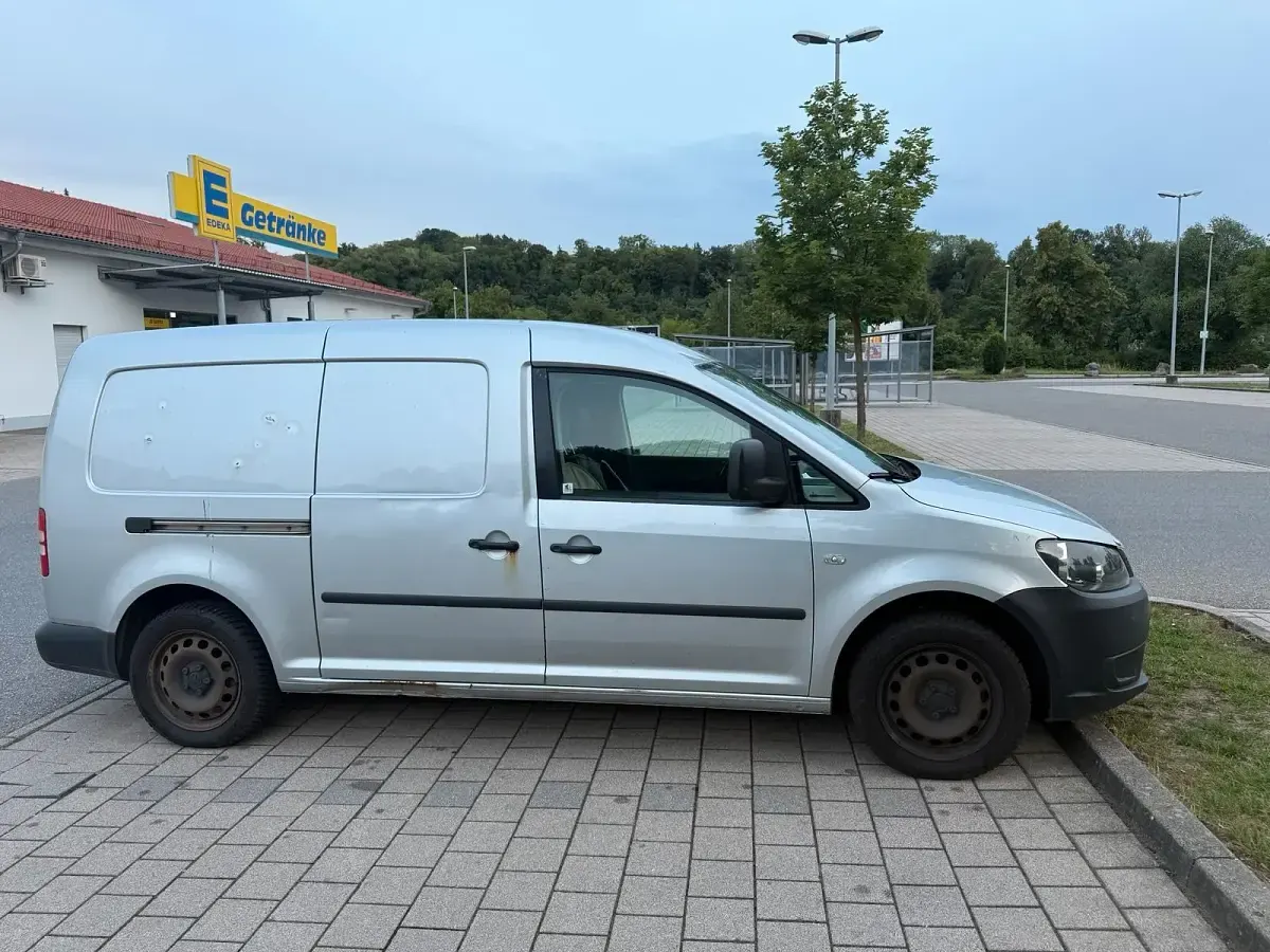 Gebraucht VW Caddy 105 PS (77 kW) 2013 Silber Van / Kleinbus