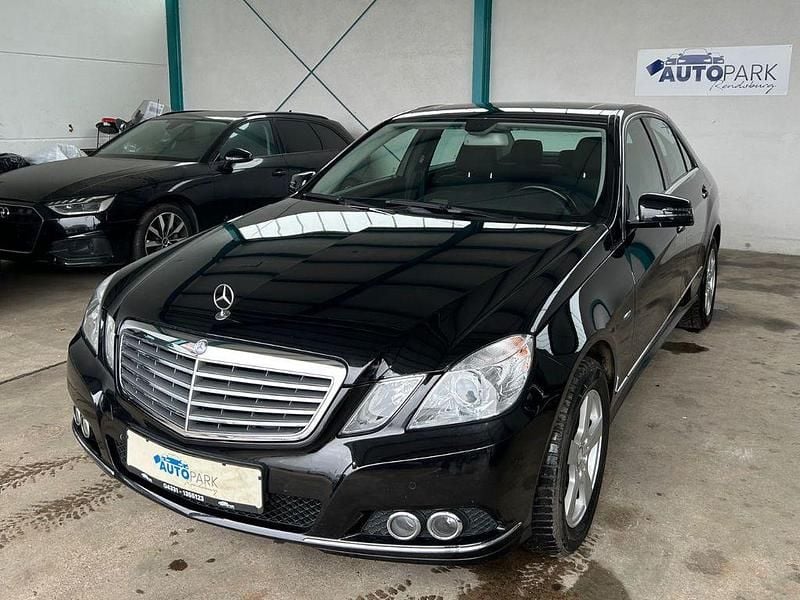 Gebraucht Mercedes E200 184 PS (135 kW) 2009 Obsidianschwarz Limousine