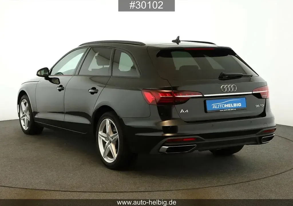 Gebraucht Audi A4 Basis 163 PS (119 kW) 2022 Schwarz Kombi