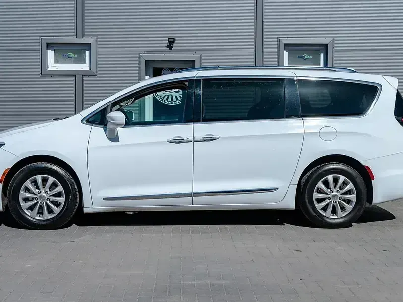 Gebraucht Chrysler Pacifica Touring 291 PS (214 kW) 2019 Weiß Kombi