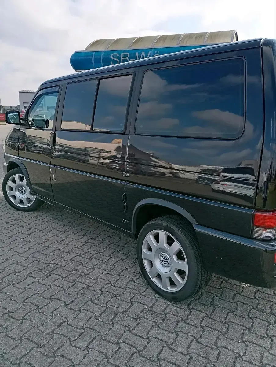 Gebraucht VW Multivan 140 PS (102 kW) 1997 Schwarz Van / Kleinbus