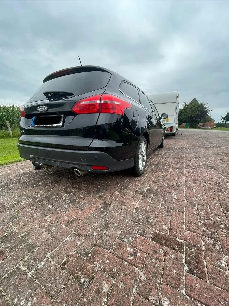 Second-hand Ford Focus Titanium 150 CP (110 kW) 2017 Negru Berlinǎ