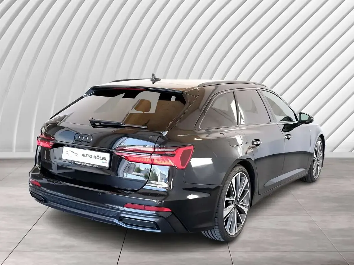 Gebraucht Audi A6 Sport 204 PS (150 kW) 2023 Mythosschwarz metallic Kombi