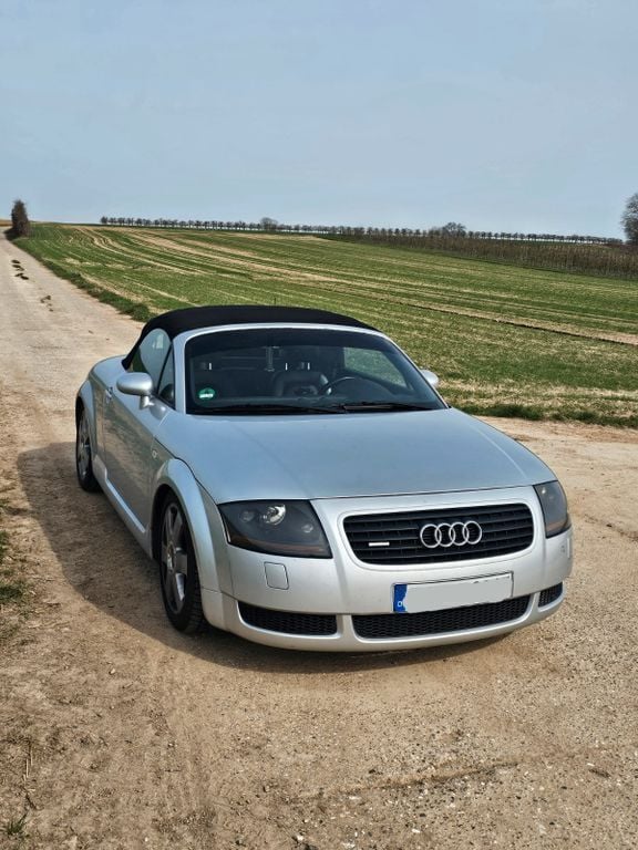 Silber Gebraucht 1999 Audi TT Roadster Sport Cabrio | 6.999 € (Guter Preis) - Bild 1/4