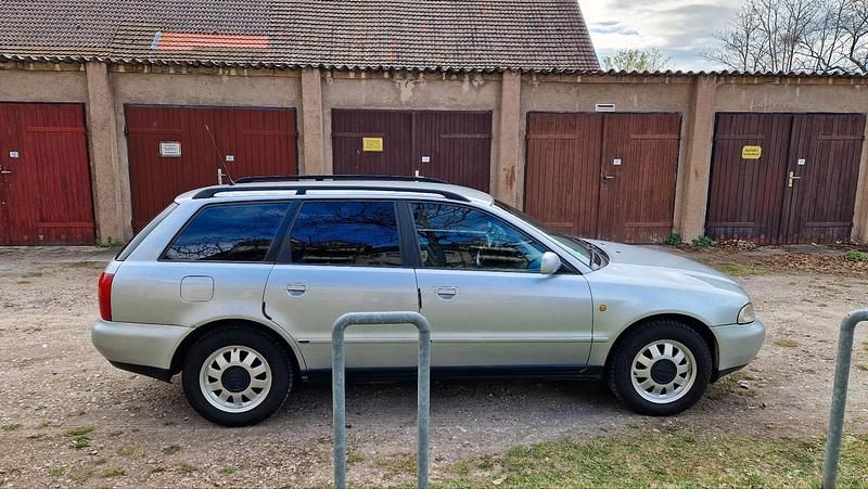 Second-hand Audi A4 125 CP (91 kW) 1998 Argintiu Break